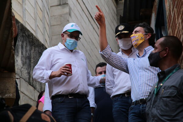 Conexiones por la Vida Barrio Esfuerzos de Paz
Conexiones por la Vida Barrio Esfuerzos de Paz
Fecha: 13 Agosto 2021
Para descargar esta fotografía en alta resolución, haga clic sobre la imagen hasta que la misma se despliegue en la pantalla completa; luego dé clic derecho y elija la opción "guardar imagen como". 
En caso de publicación por cualquier medio, solicitamos acompañarla del crédito: "Foto EPM"
Palabras clave: Conexiones por la Vida Barrio Esfuerzos de Paz