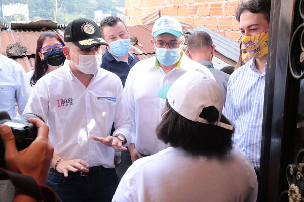 Conexiones por la Vida Barrio Esfuerzos de Paz
Conexiones por la Vida Barrio Esfuerzos de Paz
Fecha: 13 Agosto 2021
Para descargar esta fotografía en alta resolución, haga clic sobre la imagen hasta que la misma se despliegue en la pantalla completa; luego dé clic derecho y elija la opción "guardar imagen como". 
En caso de publicación por cualquier medio, solicitamos acompañarla del crédito: "Foto EPM"
Palabras clave: Conexiones por la Vida Barrio Esfuerzos de Paz