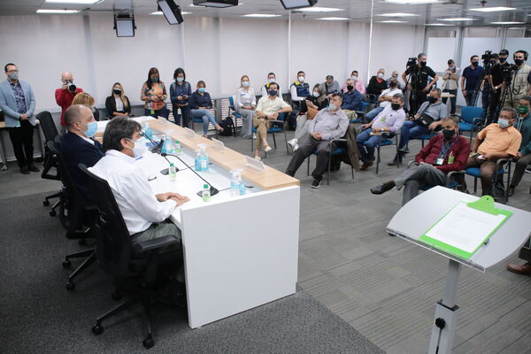 Rueda de prensa Hidroituango
Rueda de prensa Hidroituango
Fecha: 20 Agosto 2021
Para descargar esta fotografía en alta resolución, haga clic sobre la imagen hasta que la misma se despliegue en la pantalla completa; luego dé clic derecho y elija la opción "guardar imagen como". 
En caso de publicación por cualquier medio, solicitamos acompañarla del crédito: "Foto EPM"
Palabras clave: Rueda de prensa Hidroituango