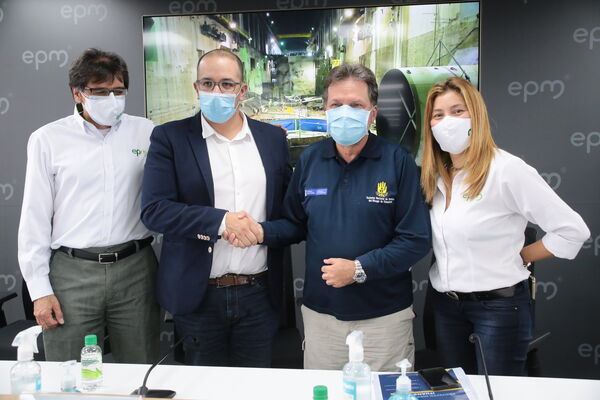 Rueda de prensa Hidroituango
Rueda de prensa Hidroituango
Fecha: 20 Agosto 2021
Para descargar esta fotografía en alta resolución, haga clic sobre la imagen hasta que la misma se despliegue en la pantalla completa; luego dé clic derecho y elija la opción "guardar imagen como". 
En caso de publicación por cualquier medio, solicitamos acompañarla del crédito: "Foto EPM"
Palabras clave: Rueda de prensa Hidroituango