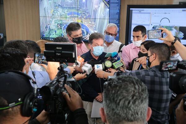 Rueda de prensa Hidroituango
Rueda de prensa Hidroituango
Fecha: 20 Agosto 2021
Para descargar esta fotografía en alta resolución, haga clic sobre la imagen hasta que la misma se despliegue en la pantalla completa; luego dé clic derecho y elija la opción "guardar imagen como". 
En caso de publicación por cualquier medio, solicitamos acompañarla del crédito: "Foto EPM"
Palabras clave: Rueda de prensa Hidroituango