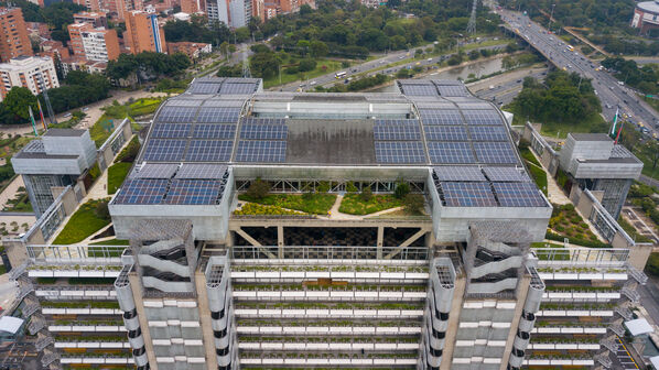 Paneles Solares Edificio EPM
Paneles Solares Edificio EPM
Fecha: 3 Agosto 2021
Para descargar esta fotografía en alta resolución, haga clic sobre la imagen hasta que la misma se despliegue en la pantalla completa; luego dé clic derecho y elija la opción "guardar imagen como". 
En caso de publicación por cualquier medio, solicitamos acompañarla del crédito: "Foto EPM"
Palabras clave: Paneles Solares Edificio EPM