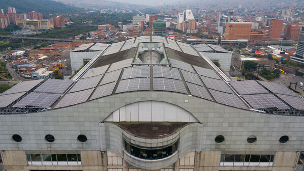 Paneles Solares Edificio EPM
Paneles Solares Edificio EPM
Fecha: 3 Agosto 2021
Para descargar esta fotografía en alta resolución, haga clic sobre la imagen hasta que la misma se despliegue en la pantalla completa; luego dé clic derecho y elija la opción "guardar imagen como". 
En caso de publicación por cualquier medio, solicitamos acompañarla del crédito: "Foto EPM"
Palabras clave: Paneles Solares Edificio EPM