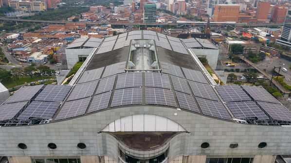 Paneles Solares Edificio EPM
Paneles Solares Edificio EPM
Fecha: 3 Agosto 2021
Para descargar esta fotografía en alta resolución, haga clic sobre la imagen hasta que la misma se despliegue en la pantalla completa; luego dé clic derecho y elija la opción "guardar imagen como". 
En caso de publicación por cualquier medio, solicitamos acompañarla del crédito: "Foto EPM"
Palabras clave: Paneles Solares Edificio EPM