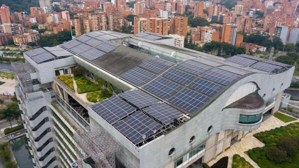 Paneles Solares Edificio EPM
Paneles Solares Edificio EPM
Fecha: 3 Agosto 2021
Para descargar esta fotografía en alta resolución, haga clic sobre la imagen hasta que la misma se despliegue en la pantalla completa; luego dé clic derecho y elija la opción "guardar imagen como". 
En caso de publicación por cualquier medio, solicitamos acompañarla del crédito: "Foto EPM"
Palabras clave: Paneles Solares Edificio EPM