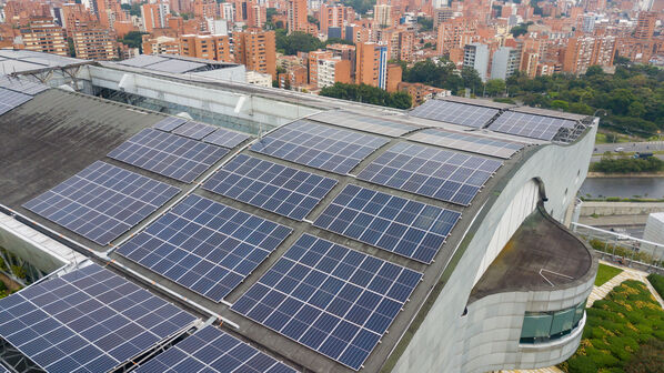 Paneles Solares Edificio EPM
Paneles Solares Edificio EPM
Fecha: 3 Agosto 2021
Para descargar esta fotografía en alta resolución, haga clic sobre la imagen hasta que la misma se despliegue en la pantalla completa; luego dé clic derecho y elija la opción "guardar imagen como". 
En caso de publicación por cualquier medio, solicitamos acompañarla del crédito: "Foto EPM"
Palabras clave: Paneles Solares Edificio EPM