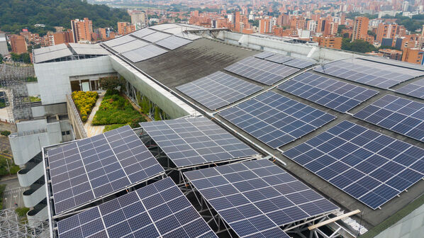 Paneles Solares Edificio EPM
Paneles Solares Edificio EPM
Fecha: 3 Agosto 2021
Para descargar esta fotografía en alta resolución, haga clic sobre la imagen hasta que la misma se despliegue en la pantalla completa; luego dé clic derecho y elija la opción "guardar imagen como". 
En caso de publicación por cualquier medio, solicitamos acompañarla del crédito: "Foto EPM"
Palabras clave: Paneles Solares Edificio EPM
