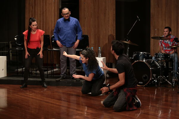 OBRA TEATRO 66 ANIOS EPM ACCION IMPRO
OBRA TEATRO 66 ANIOS EPM ACCION IMPRO
Fecha: 6 AGOSTO 2021
Para descargar esta fotografía en alta resolución, haga clic sobre la imagen hasta que la misma se despliegue en la pantalla completa; luego dé clic derecho y elija la opción "guardar imagen como". 
En caso de publicación por cualquier medio, solicitamos acompañarla del crédito: "Foto EPM"
Palabras clave: OBRA TEATRO 66 ANIOS EPM ACCION IMPRO
