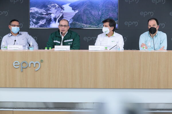 Rueda prensa Gerente - Hidroituango
Rueda prensa Gerente - Hidroituango
Fecha: 16 Diciembre 2021
Para descargar esta fotografía en alta resolución, haga clic sobre la imagen hasta que la misma se despliegue en la pantalla completa; luego dé clic derecho y elija la opción "guardar imagen como". 
En caso de publicación por cualquier medio, solicitamos acompañarla del crédito: "Foto EPM"
Palabras clave: Rueda prensa Gerente - Hidroituango