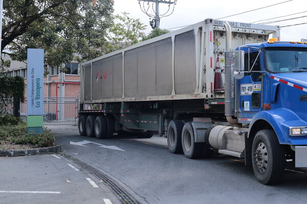 Descompresora Tasajera
Descompresora la Tasajera
Fecha: 28 Diciembre 2021
Para descargar esta fotografía en alta resolución, haga clic sobre la imagen hasta que la misma se despliegue en la pantalla completa; luego dé clic derecho y elija la opción "guardar imagen como". 
En caso de publicación por cualquier medio, solicitamos acompañarla del crédito: "Foto EPM"
Palabras clave: Descompresora Tasajera