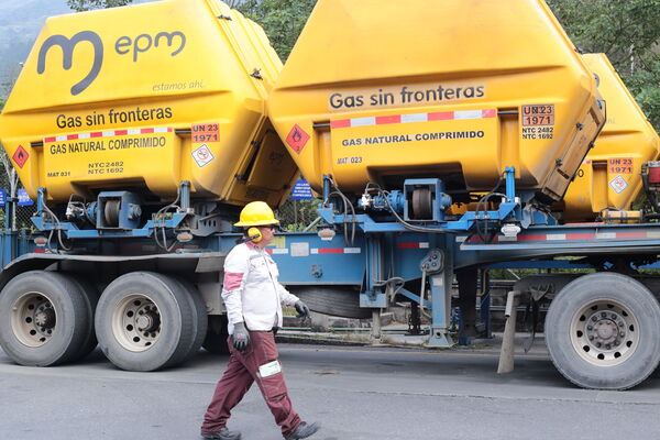 Descompresora Tasajera
Descompresora la Tasajera
Fecha: 28 Diciembre 2021
Para descargar esta fotografía en alta resolución, haga clic sobre la imagen hasta que la misma se despliegue en la pantalla completa; luego dé clic derecho y elija la opción "guardar imagen como". 
En caso de publicación por cualquier medio, solicitamos acompañarla del crédito: "Foto EPM"
Palabras clave: Descompresora Tasajera