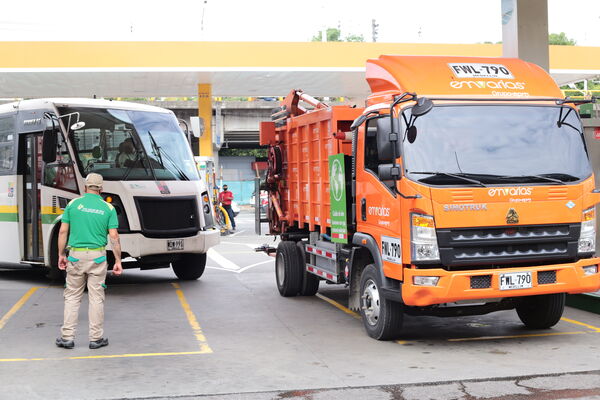 Estación Servicios EDS
Estación Servicios EDS
Fecha: 28 Diciembre 2021
Para descargar esta fotografía en alta resolución, haga clic sobre la imagen hasta que la misma se despliegue en la pantalla completa; luego dé clic derecho y elija la opción "guardar imagen como". 
En caso de publicación por cualquier medio, solicitamos acompañarla del crédito: "Foto EPM"
Palabras clave: Estación Servicios EDS