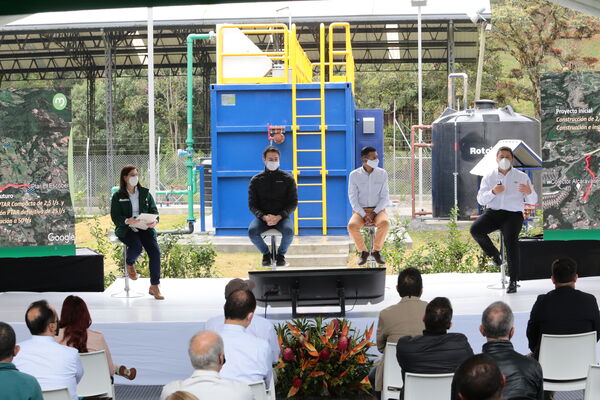 Inauguración PTAR Escobero
Inauguración PTAR Escobero
Fecha: 4 Febrero 2021.
Para descargar esta fotografía en alta resolución, haga clic sobre la imagen hasta que la misma se despliegue en la pantalla completa; luego dé clic derecho y elija la opción "guardar imagen como". 
En caso de publicación por cualquier medio, solicitamos acompañarla del crédito: "Foto EPM"
Palabras clave: Inauguración PTAR Escobero