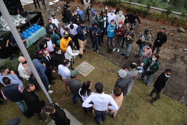Inauguración PTAR Escobero
Inauguración PTAR Escobero
Fecha: 4 Febrero 2021.
Para descargar esta fotografía en alta resolución, haga clic sobre la imagen hasta que la misma se despliegue en la pantalla completa; luego dé clic derecho y elija la opción "guardar imagen como". 
En caso de publicación por cualquier medio, solicitamos acompañarla del crédito: "Foto EPM"
Palabras clave: Inauguración PTAR Escobero