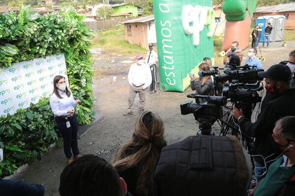 Inauguración PTAR Escobero
Inauguración PTAR Escobero
Fecha: 4 Febrero 2021.
Para descargar esta fotografía en alta resolución, haga clic sobre la imagen hasta que la misma se despliegue en la pantalla completa; luego dé clic derecho y elija la opción "guardar imagen como". 
En caso de publicación por cualquier medio, solicitamos acompañarla del crédito: "Foto EPM"
Palabras clave: Inauguración PTAR Escobero
