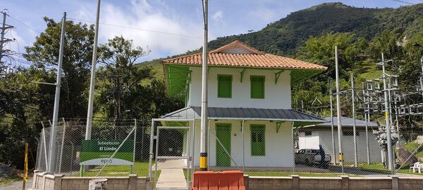 Casa del Ingeniero, subestación El Limón
Casa del Ingeniero, subestación El Limón
Fecha: 12 Julio 2021.
Para descargar esta fotografía en alta resolución, haga clic sobre la imagen hasta que la misma se despliegue en la pantalla completa; luego dé clic derecho y elija la opción "guardar imagen como". 
En caso de publicación por cualquier medio, solicitamos acompañarla del crédito: "Foto EPM"
Palabras clave: Casa del Ingeniero, subestación El Limón
