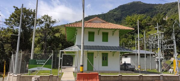 Casa del Ingeniero, subestación El Limón
Casa del Ingeniero, subestación El Limón
Fecha: 12 Julio 2021.
Para descargar esta fotografía en alta resolución, haga clic sobre la imagen hasta que la misma se despliegue en la pantalla completa; luego dé clic derecho y elija la opción "guardar imagen como". 
En caso de publicación por cualquier medio, solicitamos acompañarla del crédito: "Foto EPM"
Palabras clave: Casa del Ingeniero, subestación El Limón