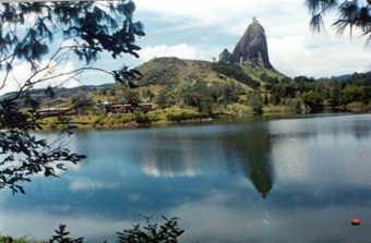Central Guatapé
Central Guatapé
Fecha: 27 JULIO 2021
Para descargar esta fotografía en alta resolución, haga clic sobre la imagen hasta que la misma se despliegue en la pantalla completa; luego dé clic derecho y elija la opción "guardar imagen como". 
En caso de publicación por cualquier medio, solicitamos acompañarla del crédito: "Foto EPM"
Palabras clave: Central Guatapé