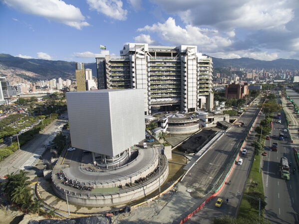 Edificio EPM
Edificio EPM
Fecha: 27 JULIO 2021
Para descargar esta fotografía en alta resolución, haga clic sobre la imagen hasta que la misma se despliegue en la pantalla completa; luego dé clic derecho y elija la opción "guardar imagen como". 
En caso de publicación por cualquier medio, solicitamos acompañarla del crédito: "Foto EPM"
Palabras clave: Edificio EPM