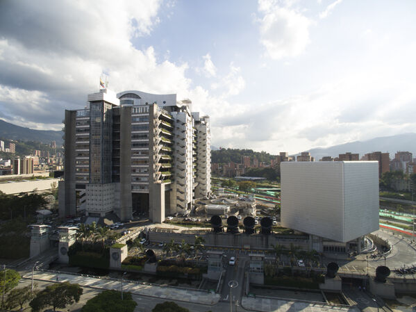 Edificio EPM
Edificio EPM
Fecha: 27 JULIO 2021
Para descargar esta fotografía en alta resolución, haga clic sobre la imagen hasta que la misma se despliegue en la pantalla completa; luego dé clic derecho y elija la opción "guardar imagen como". 
En caso de publicación por cualquier medio, solicitamos acompañarla del crédito: "Foto EPM"
Palabras clave: Edificio EPM