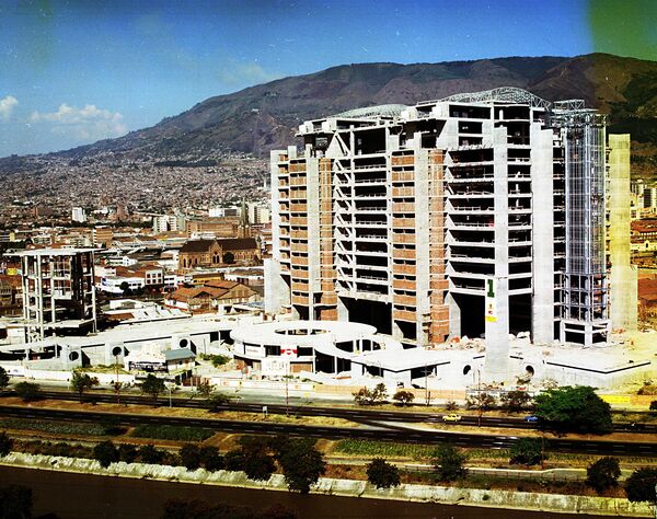 Edificio EPM
Edificio EPM
Fecha: 27 JULIO 2021
Para descargar esta fotografía en alta resolución, haga clic sobre la imagen hasta que la misma se despliegue en la pantalla completa; luego dé clic derecho y elija la opción "guardar imagen como". 
En caso de publicación por cualquier medio, solicitamos acompañarla del crédito: "Foto EPM"
Palabras clave: Edificio EPM