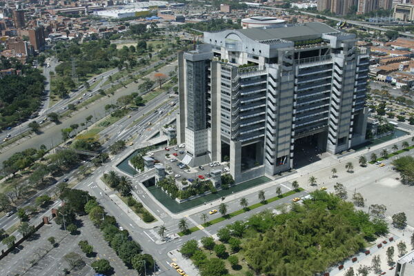 Edificio EPM
Edificio EPM
Fecha: 27 JULIO 2021
Para descargar esta fotografía en alta resolución, haga clic sobre la imagen hasta que la misma se despliegue en la pantalla completa; luego dé clic derecho y elija la opción "guardar imagen como". 
En caso de publicación por cualquier medio, solicitamos acompañarla del crédito: "Foto EPM"
Palabras clave: Edificio EPM