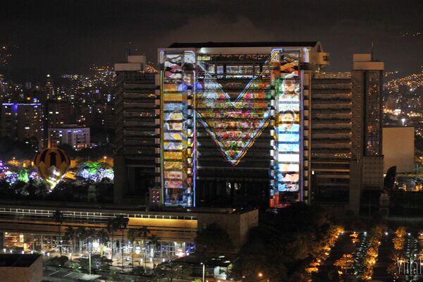 Edificio EPM
Edificio EPM
Fecha: 27 JULIO 2021
Para descargar esta fotografía en alta resolución, haga clic sobre la imagen hasta que la misma se despliegue en la pantalla completa; luego dé clic derecho y elija la opción "guardar imagen como". 
En caso de publicación por cualquier medio, solicitamos acompañarla del crédito: "Foto EPM"
Palabras clave: Edificio EPM
