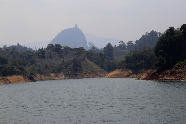 Embalse El Peñol Guatapé
Embalse El Peñol Guatapé
Fecha: 27 julio 2021
Para descargar esta fotografía en alta resolución, haga clic sobre la imagen hasta que la misma se despliegue en la pantalla completa; luego dé clic derecho y elija la opción "guardar imagen como". 
En caso de publicación por cualquier medio, solicitamos acompañarla del crédito: "Foto EPM"
Palabras clave: Embalse El Peñol Guatapé