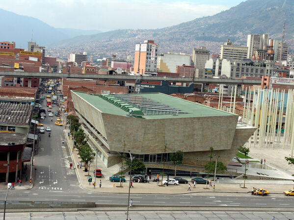 Historia EPM
Historia EPM
Fecha: 27 JULIO 2021
Para descargar esta fotografía en alta resolución, haga clic sobre la imagen hasta que la misma se despliegue en la pantalla completa; luego dé clic derecho y elija la opción "guardar imagen como". 
En caso de publicación por cualquier medio, solicitamos acompañarla del crédito: "Foto EPM"
Palabras clave: Historia EPM