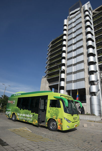 Movilidad eléctrica
Movilidad eléctrica
Fecha: 27 JULIO 2021
Para descargar esta fotografía en alta resolución, haga clic sobre la imagen hasta que la misma se despliegue en la pantalla completa; luego dé clic derecho y elija la opción "guardar imagen como". 
En caso de publicación por cualquier medio, solicitamos acompañarla del crédito: "Foto EPM"
Palabras clave: Movilidad eléctrica