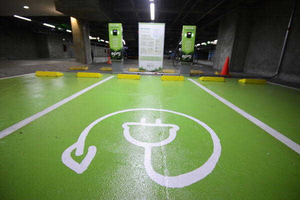 Movilidad eléctrica
Movilidad eléctrica
Fecha: 27 JULIO 2021
Para descargar esta fotografía en alta resolución, haga clic sobre la imagen hasta que la misma se despliegue en la pantalla completa; luego dé clic derecho y elija la opción "guardar imagen como". 
En caso de publicación por cualquier medio, solicitamos acompañarla del crédito: "Foto EPM"
Palabras clave: Movilidad eléctrica