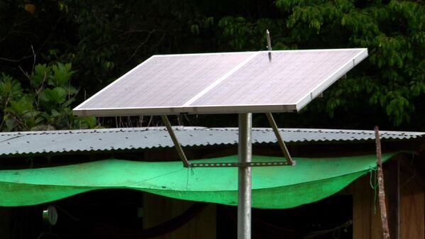 Paneles solares Caguán
Paneles solares Caguán
Fecha: 27 JULIO 2021
Para descargar esta fotografía en alta resolución, haga clic sobre la imagen hasta que la misma se despliegue en la pantalla completa; luego dé clic derecho y elija la opción "guardar imagen como". 
En caso de publicación por cualquier medio, solicitamos acompañarla del crédito: "Foto EPM"
Palabras clave: Paneles solares Caguán