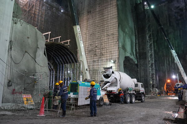 Avance obras Proyecto Hidroeléctrico Ituango
Avance obras Proyecto Hidroeléctrico Ituango
Fecha: Junio 22 2021
Para descargar esta fotografía en alta resolución, haga clic sobre la imagen hasta que la misma se despliegue en la pantalla completa; luego dé clic derecho y elija la opción "guardar imagen como". 
En caso de publicación por cualquier medio, solicitamos acompañarla del crédito: "Foto EPM"
Palabras clave: Avance obras Proyecto Hidroeléctrico Ituango