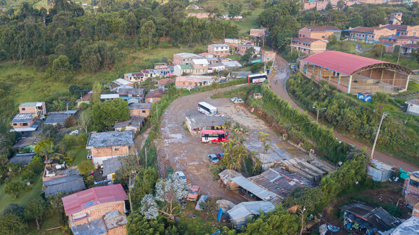 Agua potable vereda Granizal
Agua potable vereda Granizal
Fecha: 2021 Junio 15
Para descargar esta fotografía en alta resolución, haga clic sobre la imagen hasta que la misma se despliegue en la pantalla completa; luego dé clic derecho y elija la opción "guardar imagen como". 
En caso de publicación por cualquier medio, solicitamos acompañarla del crédito: "Foto EPM"
Palabras clave: Agua potable vereda Granizal