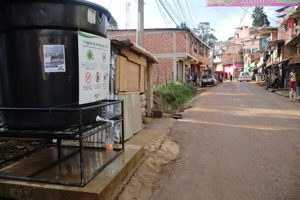 Agua potable vereda Granizal
Agua potable vereda Granizal
Fecha: 2021 Junio 15
Para descargar esta fotografía en alta resolución, haga clic sobre la imagen hasta que la misma se despliegue en la pantalla completa; luego dé clic derecho y elija la opción "guardar imagen como". 
En caso de publicación por cualquier medio, solicitamos acompañarla del crédito: "Foto EPM"
Palabras clave: Agua potable vereda Granizal