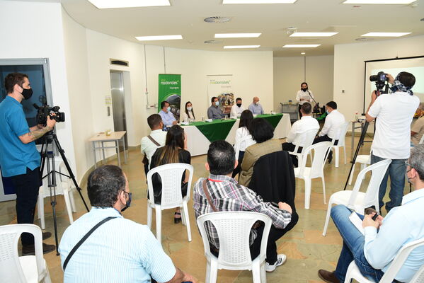 Inauguración Uva PTAR Agus claras
Inauguración Uva PTAR Agus claras
Fecha: 25 Junio 2021
Para descargar esta fotografía en alta resolución, haga clic sobre la imagen hasta que la misma se despliegue en la pantalla completa; luego dé clic derecho y elija la opción "guardar imagen como". 
En caso de publicación por cualquier medio, solicitamos acompañarla del crédito: "Foto EPM"
Palabras clave: Inauguración Uva PTAR Agus claras