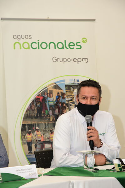 Inauguración Uva PTAR Agus claras
Inauguración Uva PTAR Agus claras
Fecha: 25 Junio 2021
Para descargar esta fotografía en alta resolución, haga clic sobre la imagen hasta que la misma se despliegue en la pantalla completa; luego dé clic derecho y elija la opción "guardar imagen como". 
En caso de publicación por cualquier medio, solicitamos acompañarla del crédito: "Foto EPM"
Palabras clave: Inauguración Uva PTAR Agus claras