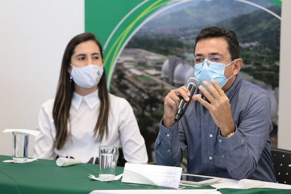 Inauguración Uva PTAR Agus claras
Inauguración Uva PTAR Agus claras
Fecha: 25 Junio 2021
Para descargar esta fotografía en alta resolución, haga clic sobre la imagen hasta que la misma se despliegue en la pantalla completa; luego dé clic derecho y elija la opción "guardar imagen como". 
En caso de publicación por cualquier medio, solicitamos acompañarla del crédito: "Foto EPM"
Palabras clave: Inauguración Uva PTAR Agus claras