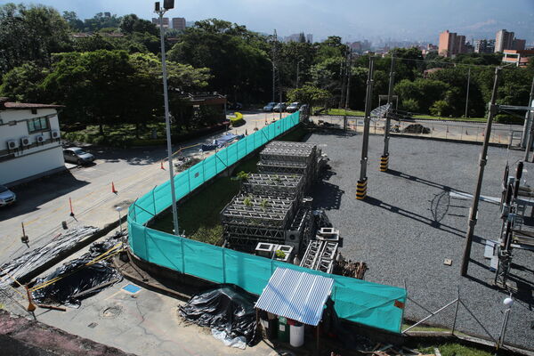 Subestación Colombia Obras
Subestación Colombia.
Fecha: 3 Junio 2021.
Para descargar esta fotografía en alta resolución, haga clic sobre la imagen hasta que la misma se despliegue en la pantalla completa; luego dé clic derecho y elija la opción "guardar imagen como". 
En caso de publicación por cualquier medio, solicitamos acompañarla del crédito: "Foto EPM"
Palabras clave: Subestación Colombia Obras