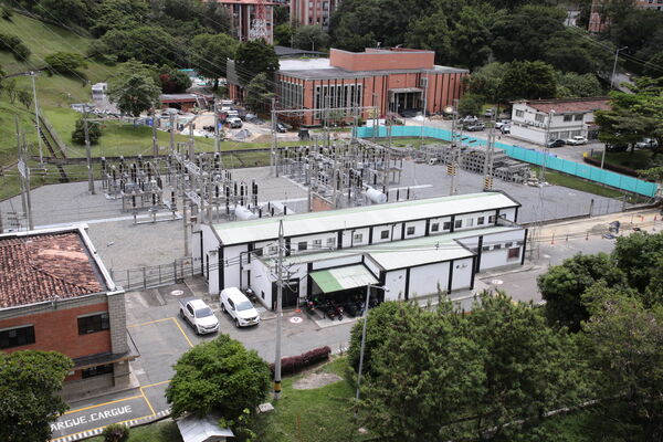 Subestación Colombia Obras
Subestación Colombia.
Fecha: 3 Junio 2021.
Para descargar esta fotografía en alta resolución, haga clic sobre la imagen hasta que la misma se despliegue en la pantalla completa; luego dé clic derecho y elija la opción "guardar imagen como". 
En caso de publicación por cualquier medio, solicitamos acompañarla del crédito: "Foto EPM"
Palabras clave: Subestación Colombia Obras