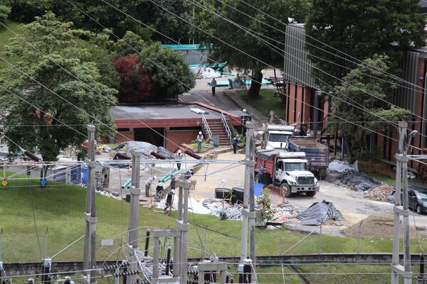 Subestación Colombia Obras
Subestación Colombia.
Fecha: 3 Junio 2021.
Para descargar esta fotografía en alta resolución, haga clic sobre la imagen hasta que la misma se despliegue en la pantalla completa; luego dé clic derecho y elija la opción "guardar imagen como". 
En caso de publicación por cualquier medio, solicitamos acompañarla del crédito: "Foto EPM"
Palabras clave: Subestación Colombia Obras