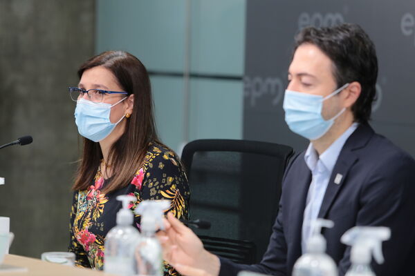 Rueda Prensa Ventures EPM
Rueda de prensa Ventures EPM
Fecha: 11 Marzo 2021.
Para descargar esta fotografía en alta resolución, haga clic sobre la imagen hasta que la misma se despliegue en la pantalla completa; luego dé clic derecho y elija la opción "guardar imagen como". 
En caso de publicación por cualquier medio, solicitamos acompañarla del crédito: "Foto EPM"
Palabras clave: Rueda Prensa Ventures EPM