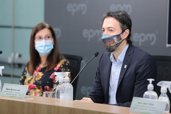 Rueda Prensa Ventures EPM
Rueda de prensa Ventures EPM
Fecha: 11 Marzo 2021.
Para descargar esta fotografía en alta resolución, haga clic sobre la imagen hasta que la misma se despliegue en la pantalla completa; luego dé clic derecho y elija la opción "guardar imagen como". 
En caso de publicación por cualquier medio, solicitamos acompañarla del crédito: "Foto EPM"
Palabras clave: Rueda Prensa Ventures EPM