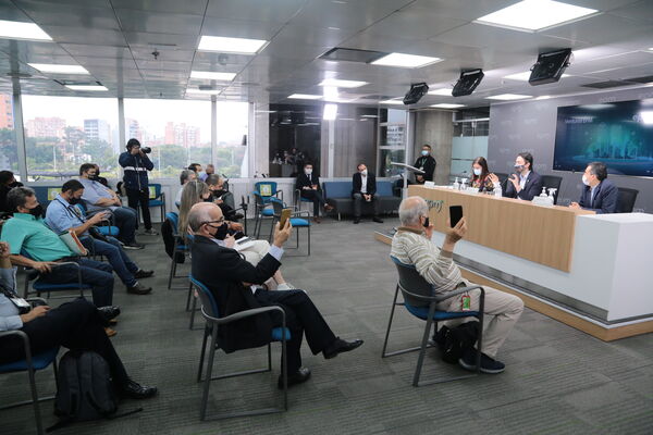 Rueda Prensa Ventures EPM
Rueda de prensa Ventures EPM
Fecha: 11 Marzo 2021.
Para descargar esta fotografía en alta resolución, haga clic sobre la imagen hasta que la misma se despliegue en la pantalla completa; luego dé clic derecho y elija la opción "guardar imagen como". 
En caso de publicación por cualquier medio, solicitamos acompañarla del crédito: "Foto EPM"
Palabras clave: Rueda Prensa Ventures EPM