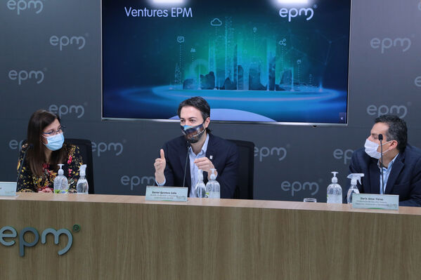Rueda Prensa Ventures EPM
Rueda de prensa Ventures EPM
Fecha: 11 Marzo 2021.
Para descargar esta fotografía en alta resolución, haga clic sobre la imagen hasta que la misma se despliegue en la pantalla completa; luego dé clic derecho y elija la opción "guardar imagen como". 
En caso de publicación por cualquier medio, solicitamos acompañarla del crédito: "Foto EPM"
Palabras clave: Rueda Prensa Ventures EPM