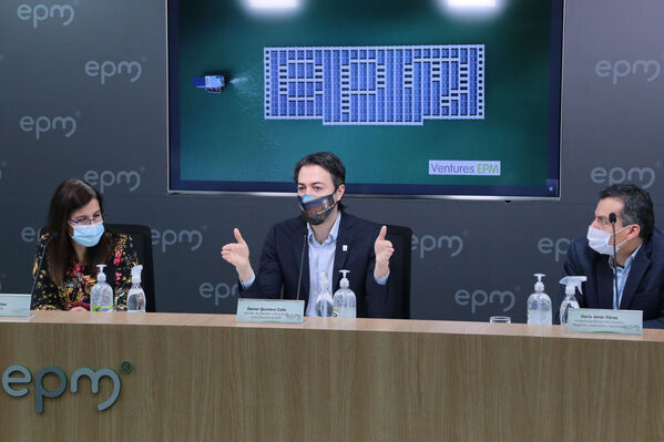 Rueda Prensa Ventures EPM
Rueda de prensa Ventures EPM
Fecha: 11 Marzo 2021.
Para descargar esta fotografía en alta resolución, haga clic sobre la imagen hasta que la misma se despliegue en la pantalla completa; luego dé clic derecho y elija la opción "guardar imagen como". 
En caso de publicación por cualquier medio, solicitamos acompañarla del crédito: "Foto EPM"
Palabras clave: Rueda Prensa Ventures EPM