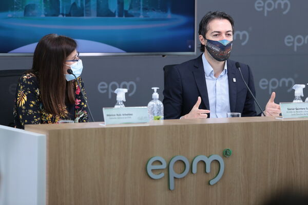 Rueda Prensa Ventures EPM
Rueda de prensa Ventures EPM
Fecha: 11 Marzo 2021.
Para descargar esta fotografía en alta resolución, haga clic sobre la imagen hasta que la misma se despliegue en la pantalla completa; luego dé clic derecho y elija la opción "guardar imagen como". 
En caso de publicación por cualquier medio, solicitamos acompañarla del crédito: "Foto EPM"
Palabras clave: Rueda Prensa Ventures EPM