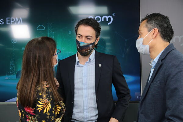 Rueda Prensa Ventures EPM
Rueda de prensa Ventures EPM
Fecha: 11 Marzo 2021.
Para descargar esta fotografía en alta resolución, haga clic sobre la imagen hasta que la misma se despliegue en la pantalla completa; luego dé clic derecho y elija la opción "guardar imagen como". 
En caso de publicación por cualquier medio, solicitamos acompañarla del crédito: "Foto EPM"
Palabras clave: Rueda Prensa Ventures EPM