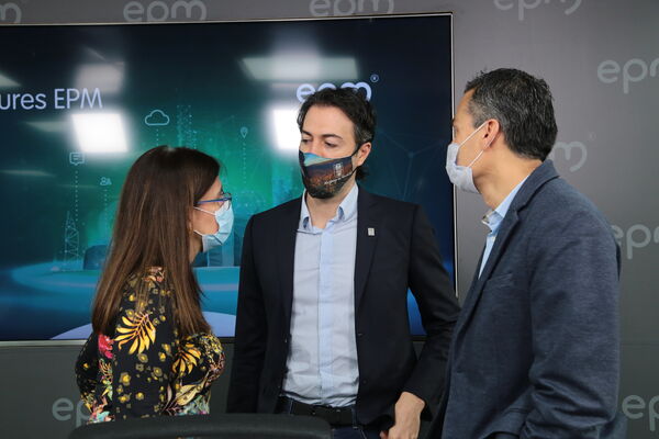 Rueda Prensa Ventures EPM
Rueda de prensa Ventures EPM
Fecha: 11 Marzo 2021.
Para descargar esta fotografía en alta resolución, haga clic sobre la imagen hasta que la misma se despliegue en la pantalla completa; luego dé clic derecho y elija la opción "guardar imagen como". 
En caso de publicación por cualquier medio, solicitamos acompañarla del crédito: "Foto EPM"
Palabras clave: Rueda Prensa Ventures EPM