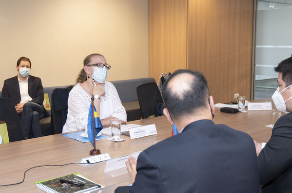 VISITA EMBAJADORA SUECIA COLOMBIA HELENA STROM
VISITA EMBAJADORA SUECIA COLOMBIA HELENA STROM
Fecha: 19 Marzo 2021.
Para descargar esta fotografía en alta resolución, haga clic sobre la imagen hasta que la misma se despliegue en la pantalla completa; luego dé clic derecho y elija la opción "guardar imagen como". 
En caso de publicación por cualquier medio, solicitamos acompañarla del crédito: "Foto EPM"
Palabras clave: VISITA EMBAJADORA SUECIA COLOMBIA HELENA STROM